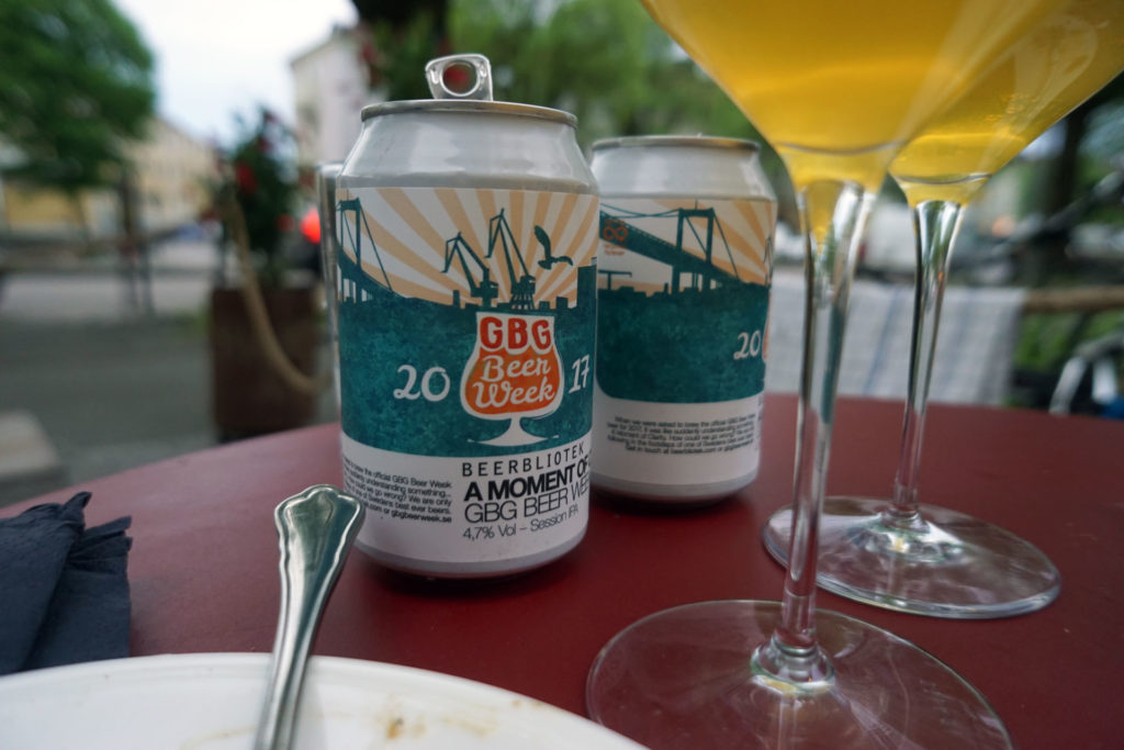Two cans of Beerbliotek Session IPA, "A Moment of Clarity, GBG Beer Week 2017", at Tapasbaren.