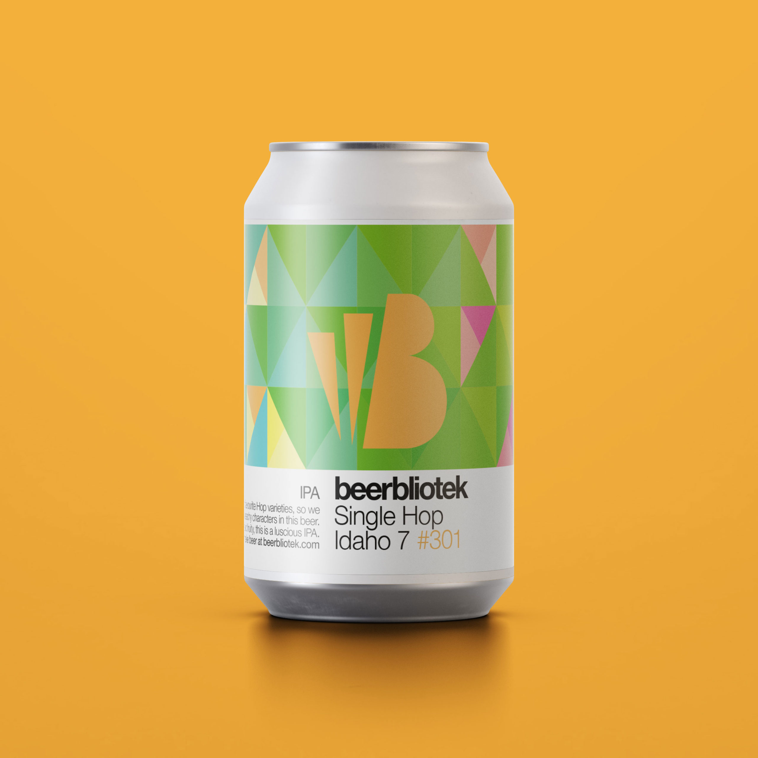 A marketing can packshot of Single Hop idaho 7, an IPA, brewed in Gothenburg, by Swedish Craft Brewery Beerbliotek.
