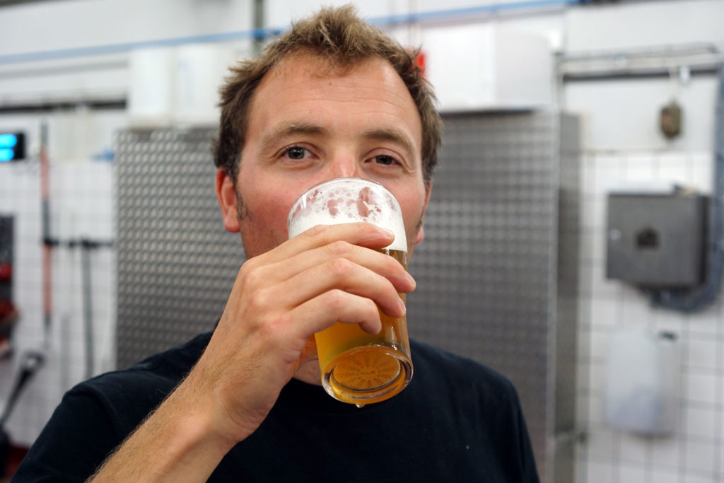 James Boatright, a brewery at Beerbliotek, tasting a new Pilsner, called Pils Pls, he brewed at their ´Kungssten brewery.