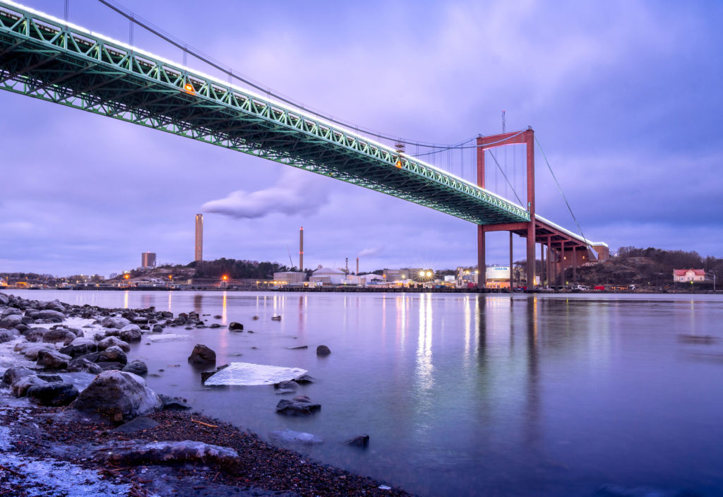 Älsvsborgsbron which is a bridge that runs across the Götaälv, connecting the island of Hissingen to the city of Gothenburg.